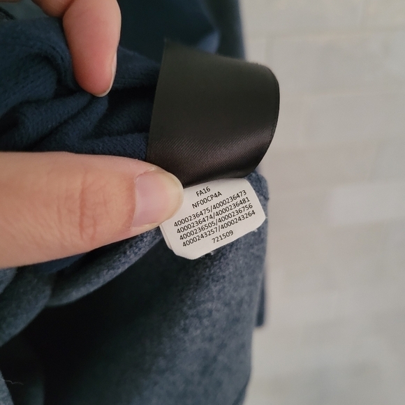 North Face Essential Quarter Zip 1/4 Pullover Blue Orange Logo Size Men's Small - Picture 4 of 5